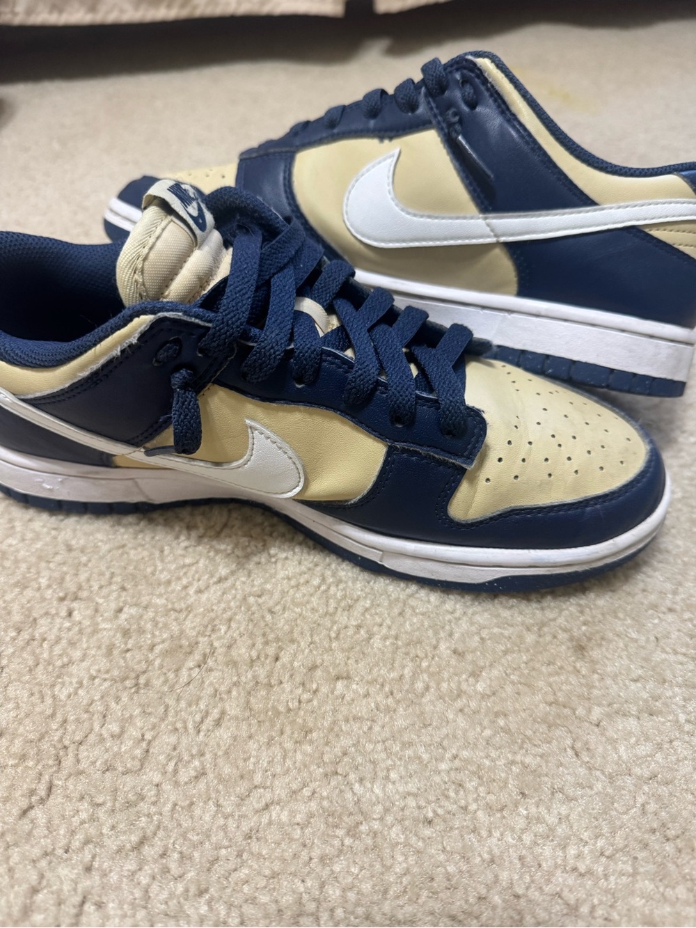 Nike Men’s Low-Top Sneakers in Navy and Cream with White Swoosh